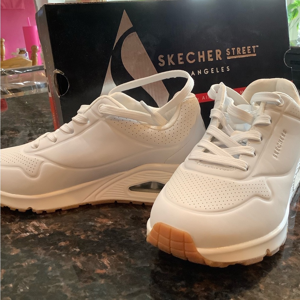 Skechers